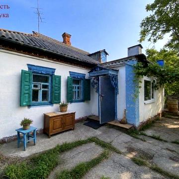 Продаж будинку на першій лінії біля річки