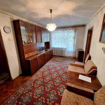 Продаж 3-кімнатної квартири в центрі — вул. Незалежності