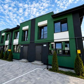 Таунхаус 72 м² з паркомісцем, Газ/каналізація, Гатне