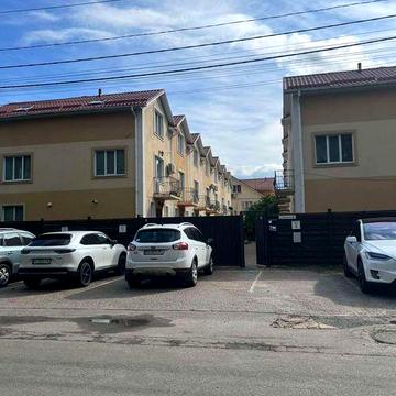 ВЛАСНИК!Таунхаус з газом,135кмвадратних метрів,5 кімнат з ремонтом. Білогородка