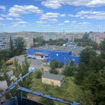 Продам 3 кімнатну 9/9 на Зарічному 7