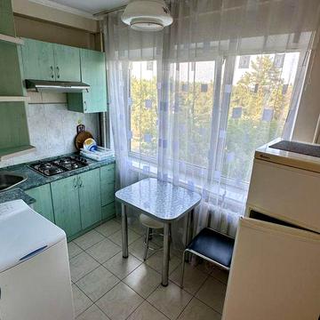 Здам 1-к квартиру біля метро Лісова.