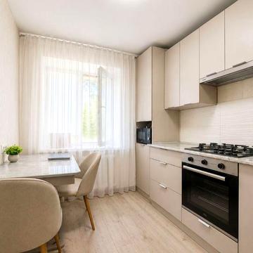 Продаж квартири, район Військове містечко
