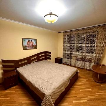 Здам 2 хкімн квартиру на Поділля , район Поділля Сіті , без тварин