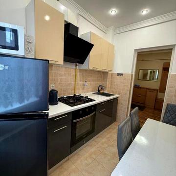 Оренда 1 кім з паркомісцем вул. Щербанюка Чернівці
