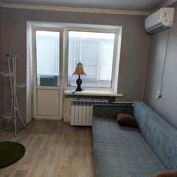 Продаю 1 к/кв ул.Космонавтов ( Рассвет) 4/5,32/17/6,балкон,колонка,16500$