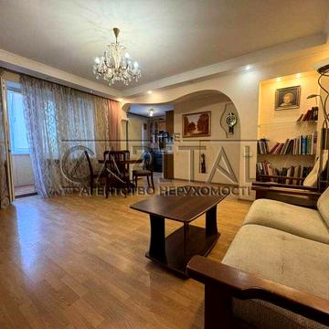 Продаж / Квартира / Печерський р-н / вул. Ковпака, 4