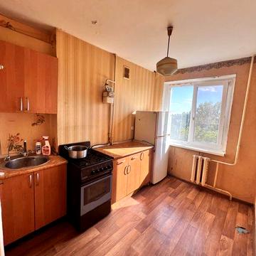 Продаж 2к кв поруч Терра ( зупинка 8 лікарня)