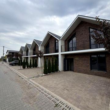 Продається Танхаус  зданий є газ або  обмін на землю