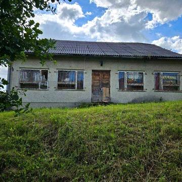 Продаж двох будинків в центрі с.Слободи