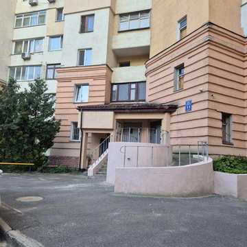 Продам 1 -комнатную кв.  улучшен.планировки ул. Молочная