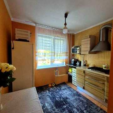 Продам 3 квртиру  по вул Луи Пастера