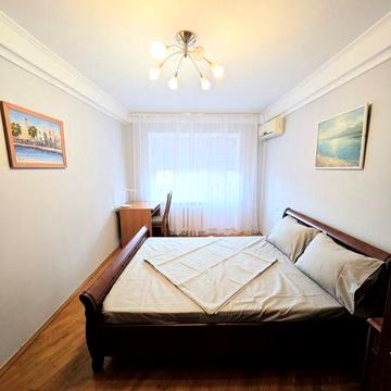 Без %. Центр.Печерськ. В. Васильківська 85/87, 50 кв.м., євро, вільна, від власника, метро пішки