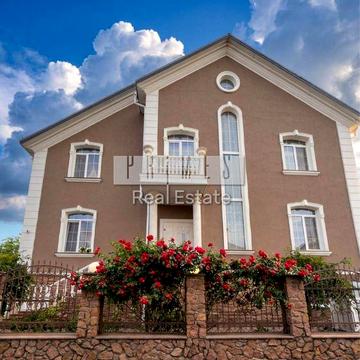 Оренда преміального будинку 420 м² | Конча-Заспа | Басейн, вихід на воду, повна автономність