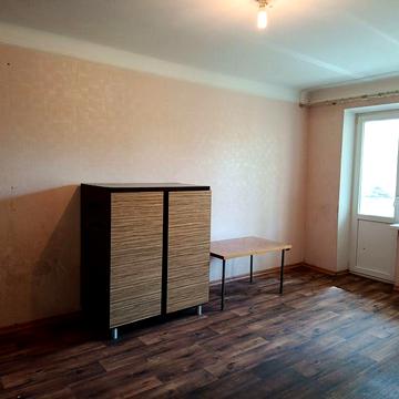 Продам 1-но  кімнатну квартиру на Світанку