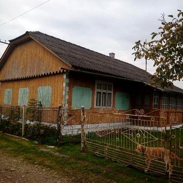 Продам будинок в селі з ділянкою і городом