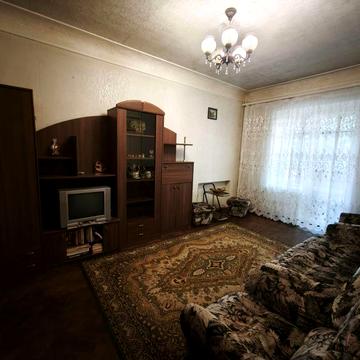 Продам 2 комнатную квартиру в центре.  Пр. Науки