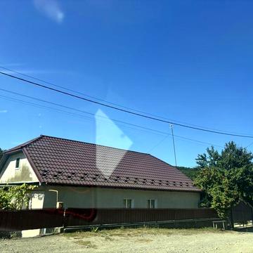 Будинок біля міста
