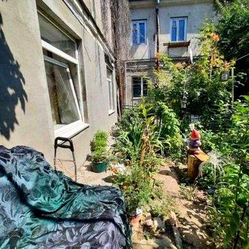 У продажу 2-кімнатна квартира в центрі!