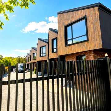 Сучасні таунхауси від 91 м² | Газ | Центральні комунікації | Власний дворик
.