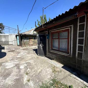 Продам часть дома в общем дворе по ул. Кутузова.