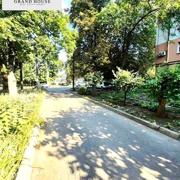 Продам 1-о кімнатну квартиру в районі дендропарку, біля АТБ. Є-відновлення, ваучер.