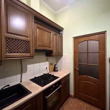 Продам 1к. Квартиру в центрі міста з меблями та технікою.