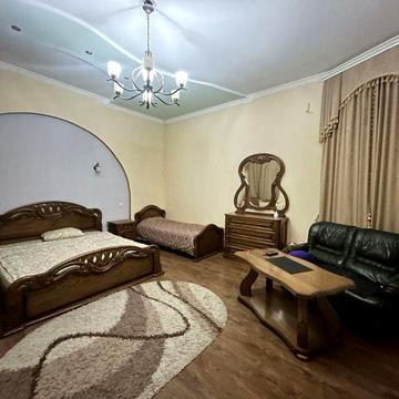 Продам 1к. Квартиру в центрі міста з меблями та технікою.