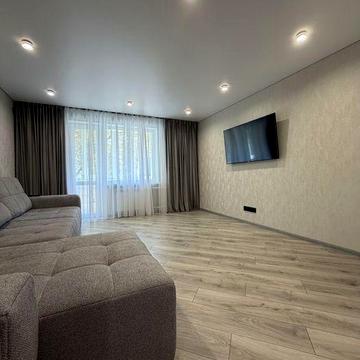 Продається  3-кімнатна квартира площею 62,8 м² за адресою: вул. 6-го Грудня