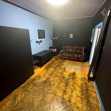 Продам квартиру, вулиця Новодарницька 30
