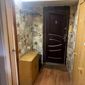Продам   1-кімнатну квартиру в Оболонському р-ні,  вул. Автозаводська.