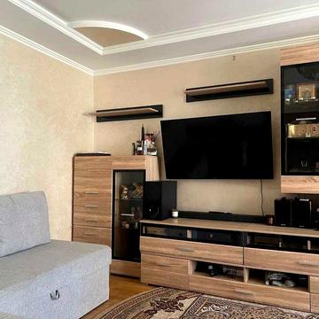 Продам квартиру Романа Шухевича, 22а. Гарний стан, меблі і техніка