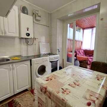 Готовы по программам ! Продам 3- комнатную , 6 ст. Б.Фонтана. Большой балкон.Газ колонка . Хорошее состояние..