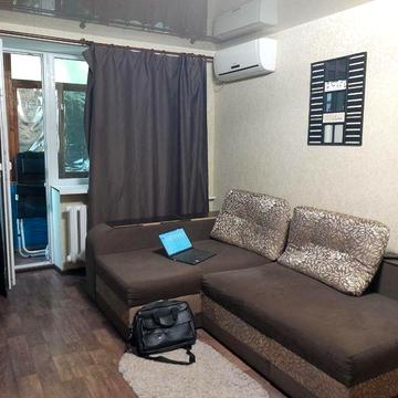 Продам 2 кімнатну квартиру в центрі ЖК .