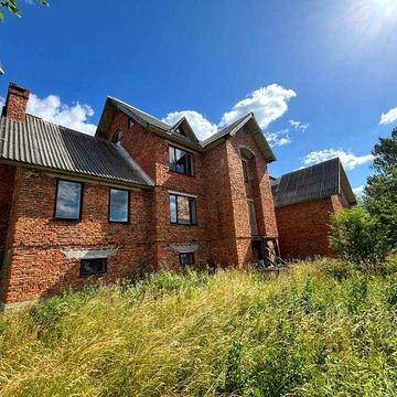 Будинок продається будинок420 м.кв. Діялнка 18 соток. Солотвин