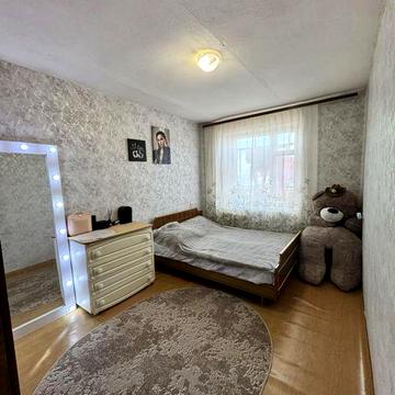 Не здаємо в оренду. Продаєтся  Простора 4-кімнатна квартира 4 мікрорайон м. Лозова