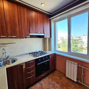 Продаж 3-кімнатної квартири біля чорного АТБ
