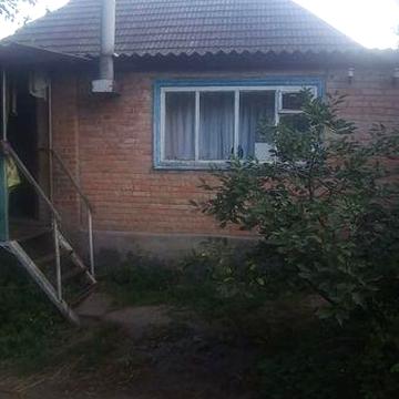 Продам  будинок  в центрі