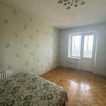3-кімнатна, 4/10, Бородинский, вул.Товариська,64, всі кімнати окремі. Торг!