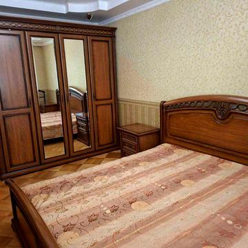 Сдам 3-к квартиру ул Л.Лукьяненко метро Минская 5 минут