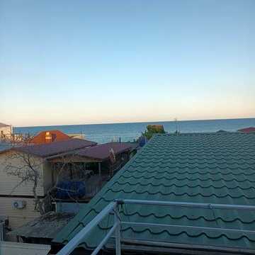Курень , домик возле моря