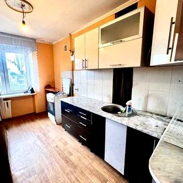 Оренда 3 кв. на вул. Новоорловська