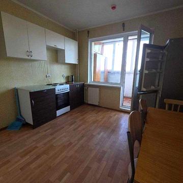 Продам однокімнатну квартиру район Позняки вул. Урлівська 34а, 52кв.м.