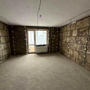 Продаж 3 кім.кв. Площа 66м2, автономне опалення, під ремонт