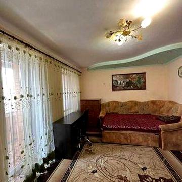 Здам 1 кімнатну простору квартиру