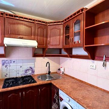 Продаж 2 кімнатної квартири з меблями і технікою