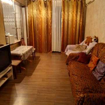 сдам 2 комнатную квартиру. центр