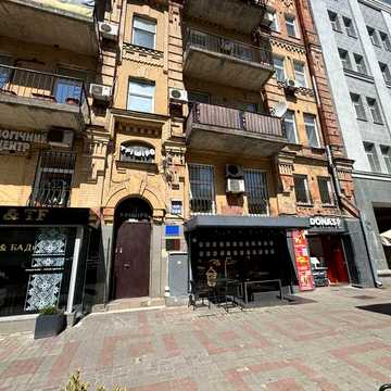 Продаж 3 кімнатної квартири на Ш.Руставелі 20, ТЦ Гулівер, 108 кв.м, ліфт центр Хрещатик Площа Українських Героїв