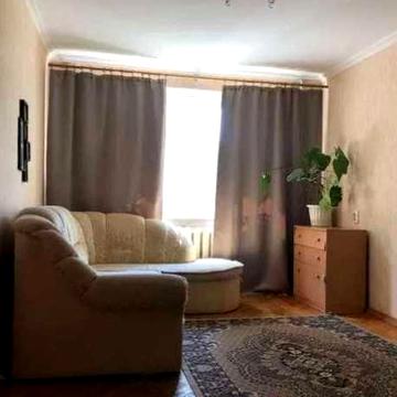 •• 2-кімнатна квартира 52 м2 по пр-т Бажана