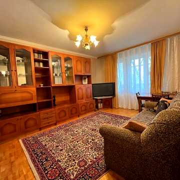 Здається двокімнатна, Р.Рейгана 9г